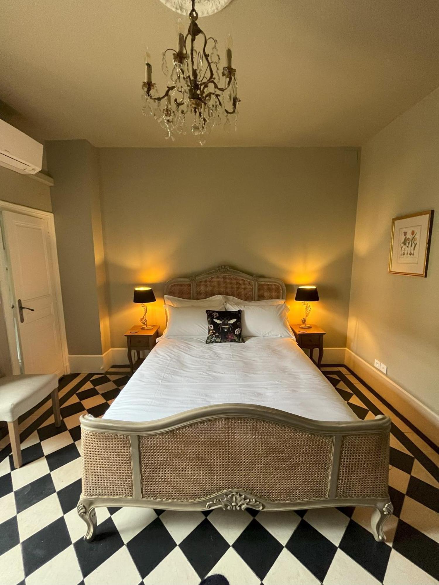 ムルソー Number 8 Bed & Breakfast エクステリア 写真